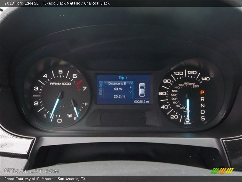 Tuxedo Black Metallic / Charcoal Black 2013 Ford Edge SE