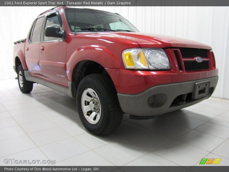 Front 3/4 View of 2001 Explorer Sport Trac 4x4
