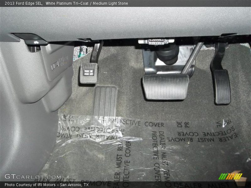 White Platinum Tri-Coat / Medium Light Stone 2013 Ford Edge SEL
