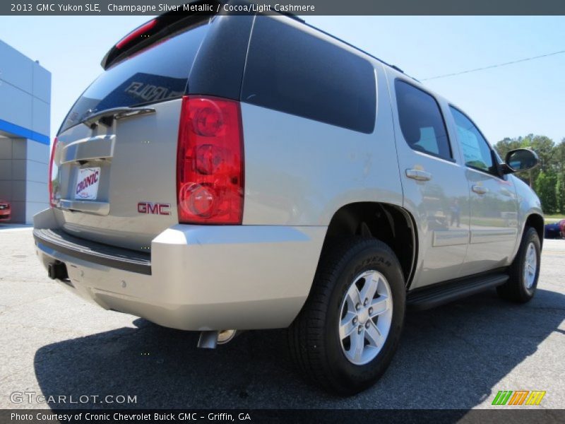 Champagne Silver Metallic / Cocoa/Light Cashmere 2013 GMC Yukon SLE