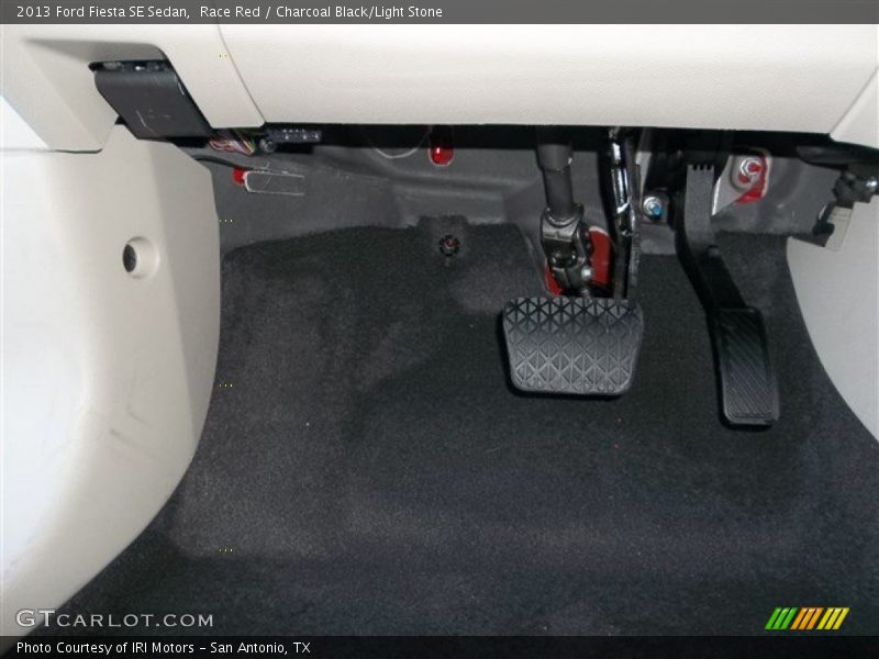 Race Red / Charcoal Black/Light Stone 2013 Ford Fiesta SE Sedan