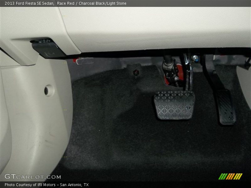 Race Red / Charcoal Black/Light Stone 2013 Ford Fiesta SE Sedan
