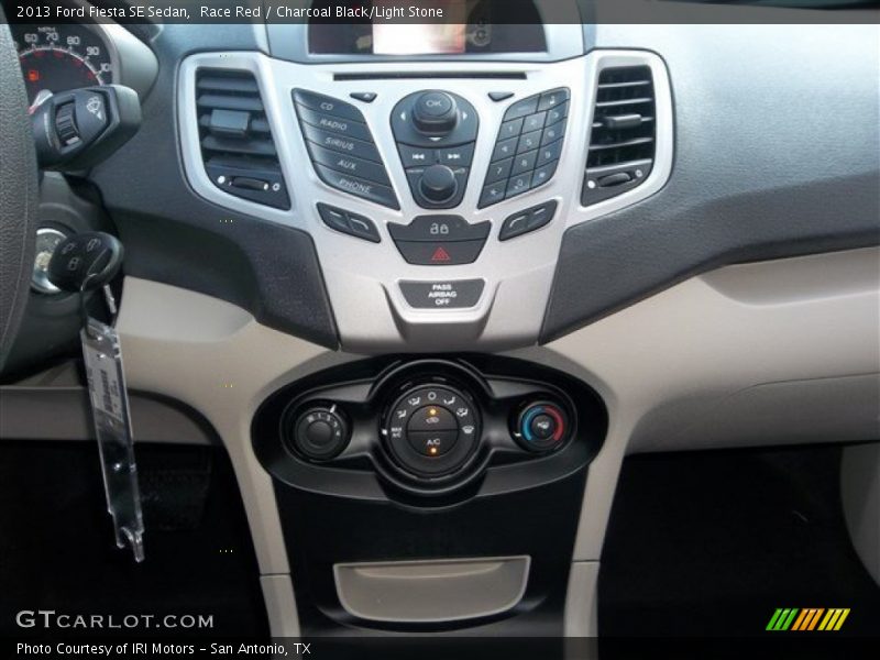 Race Red / Charcoal Black/Light Stone 2013 Ford Fiesta SE Sedan