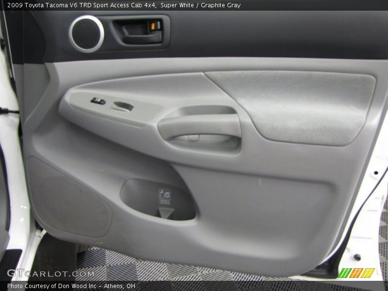 Super White / Graphite Gray 2009 Toyota Tacoma V6 TRD Sport Access Cab 4x4