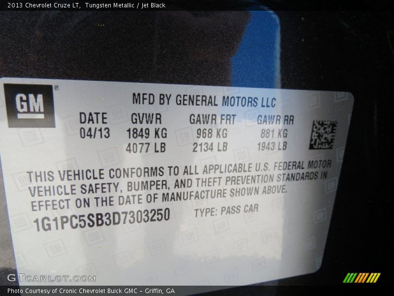 Tungsten Metallic / Jet Black 2013 Chevrolet Cruze LT