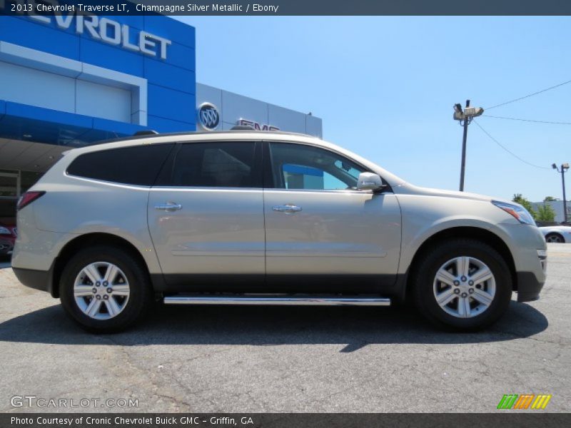 Champagne Silver Metallic / Ebony 2013 Chevrolet Traverse LT