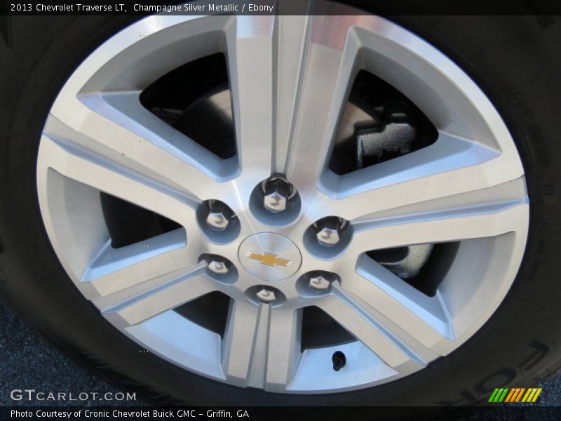 Champagne Silver Metallic / Ebony 2013 Chevrolet Traverse LT
