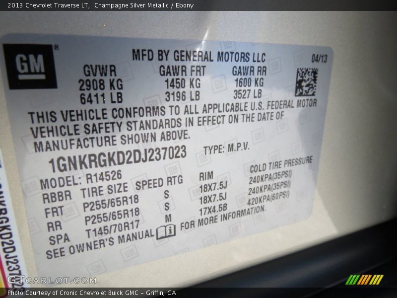 Champagne Silver Metallic / Ebony 2013 Chevrolet Traverse LT