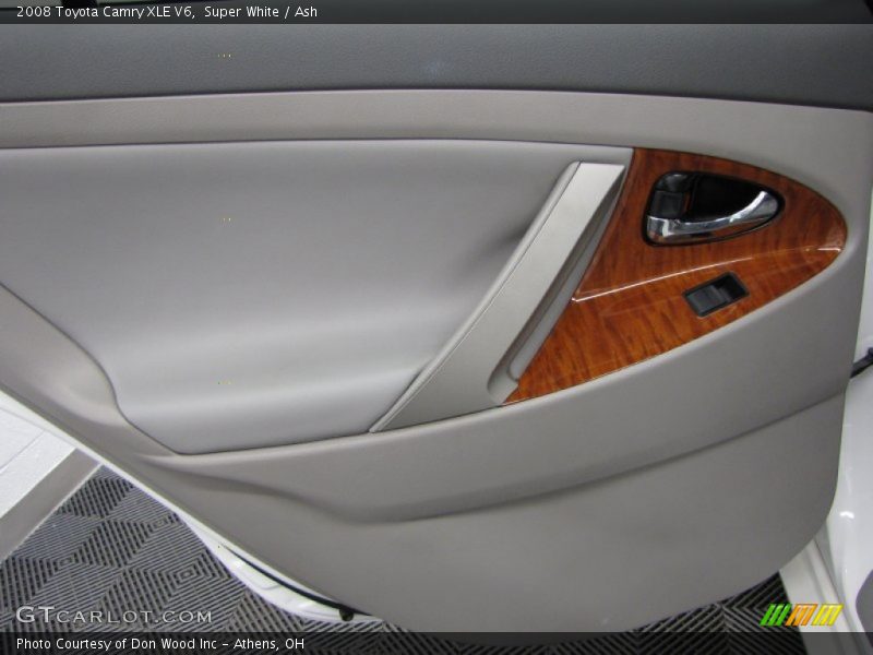 Super White / Ash 2008 Toyota Camry XLE V6