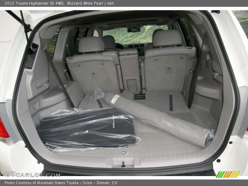 Blizzard White Pearl / Ash 2013 Toyota Highlander SE 4WD
