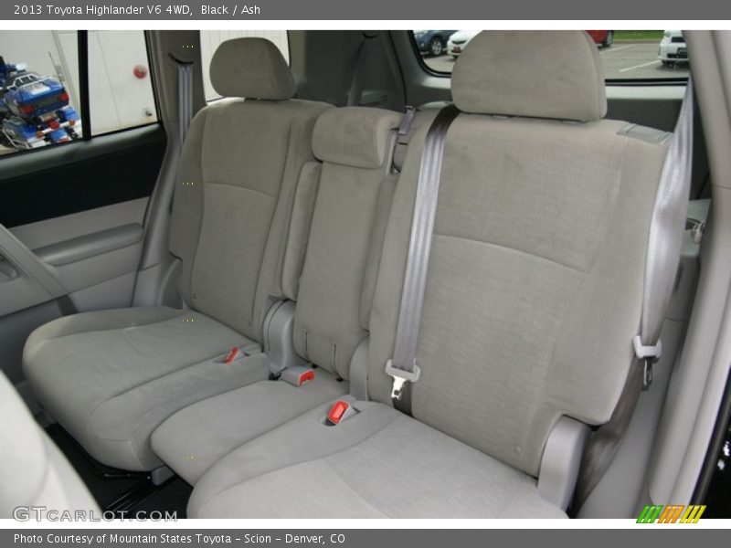 Black / Ash 2013 Toyota Highlander V6 4WD