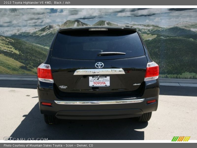 Black / Ash 2013 Toyota Highlander V6 4WD