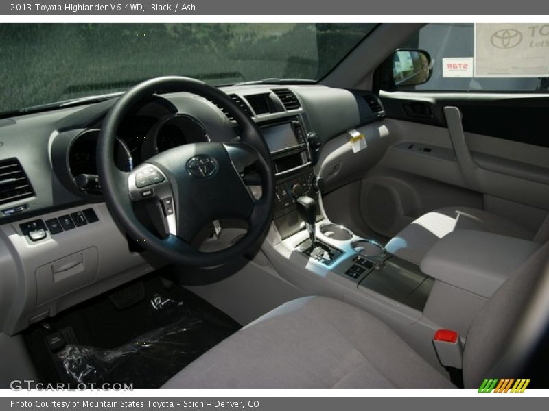 Black / Ash 2013 Toyota Highlander V6 4WD