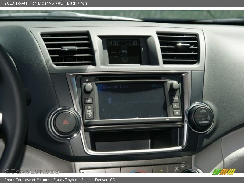 Black / Ash 2013 Toyota Highlander V6 4WD