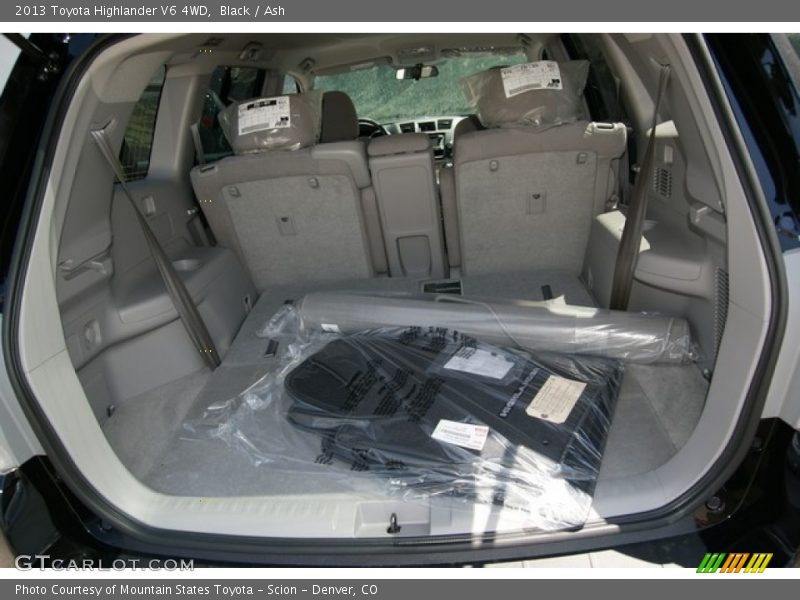 Black / Ash 2013 Toyota Highlander V6 4WD