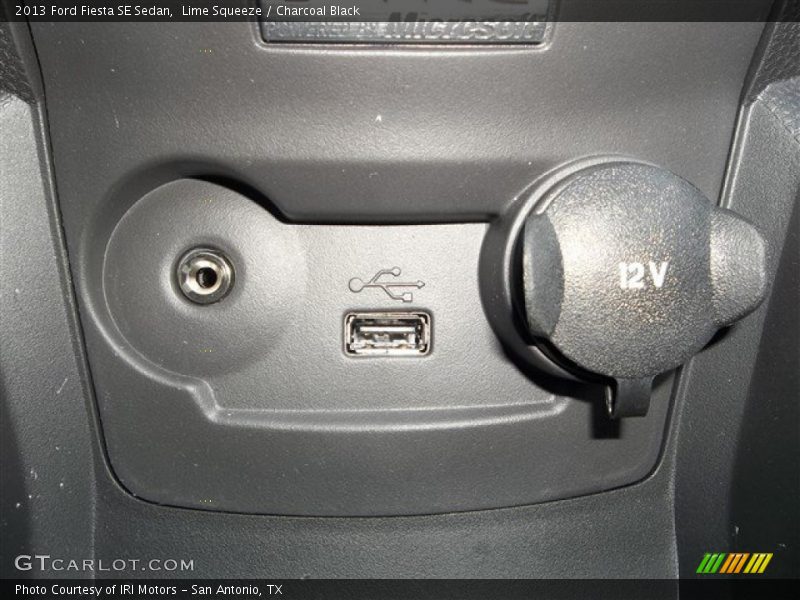 Lime Squeeze / Charcoal Black 2013 Ford Fiesta SE Sedan