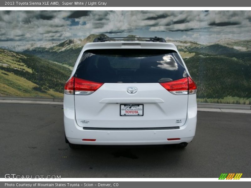 Super White / Light Gray 2013 Toyota Sienna XLE AWD