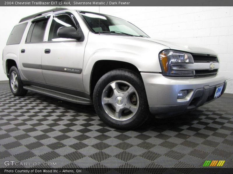 Silverstone Metallic / Dark Pewter 2004 Chevrolet TrailBlazer EXT LS 4x4