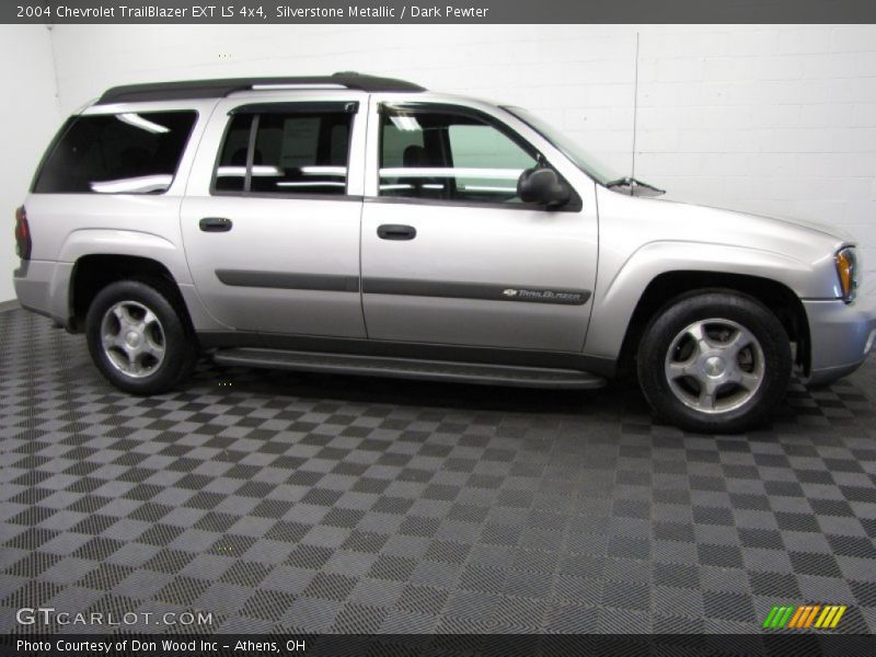 Silverstone Metallic / Dark Pewter 2004 Chevrolet TrailBlazer EXT LS 4x4