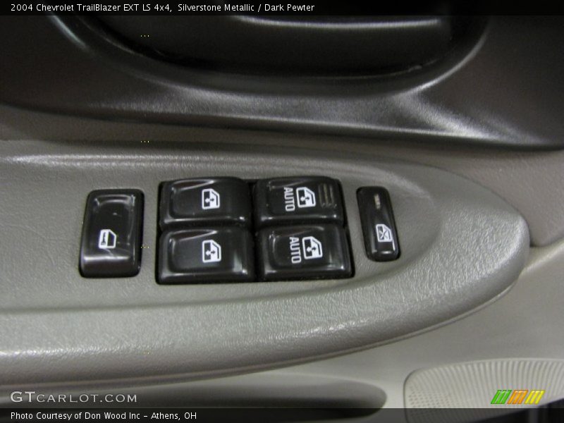 Silverstone Metallic / Dark Pewter 2004 Chevrolet TrailBlazer EXT LS 4x4