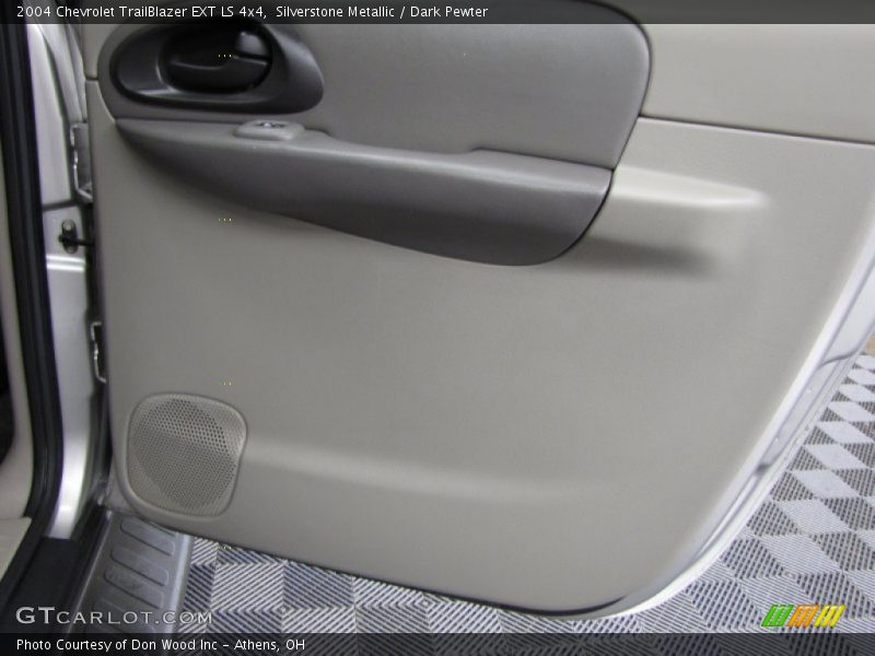 Silverstone Metallic / Dark Pewter 2004 Chevrolet TrailBlazer EXT LS 4x4