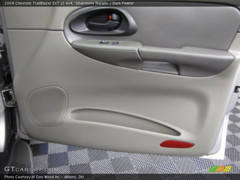 Silverstone Metallic / Dark Pewter 2004 Chevrolet TrailBlazer EXT LS 4x4