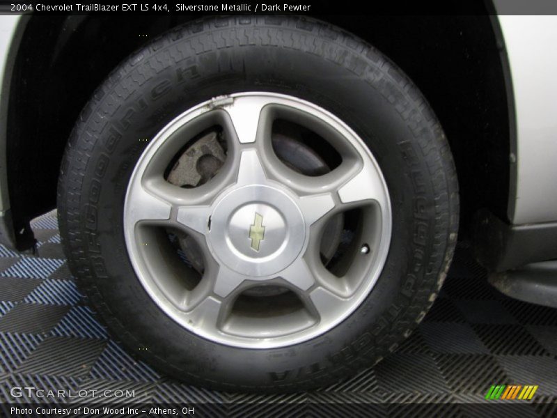 Silverstone Metallic / Dark Pewter 2004 Chevrolet TrailBlazer EXT LS 4x4