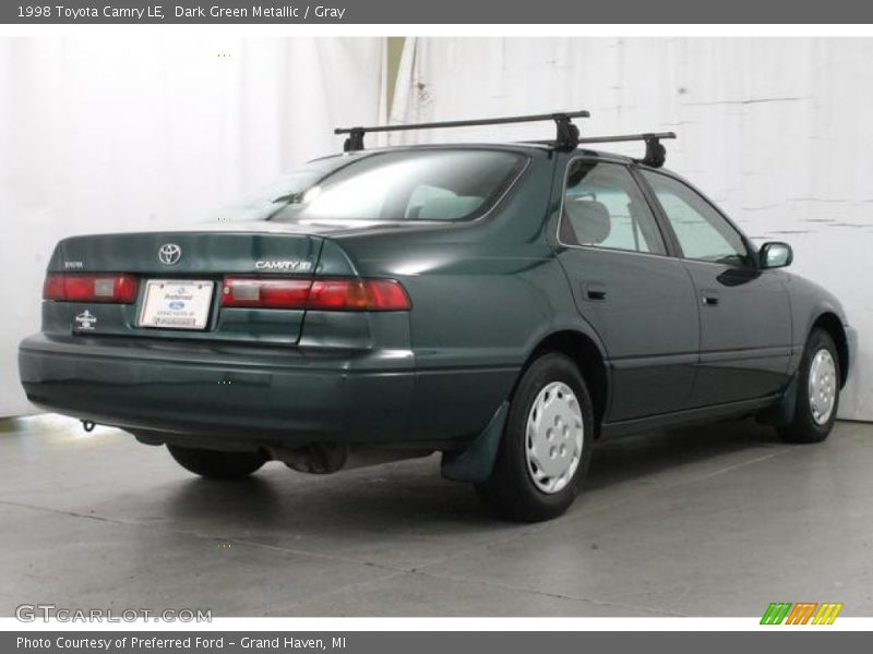 Dark Green Metallic / Gray 1998 Toyota Camry LE
