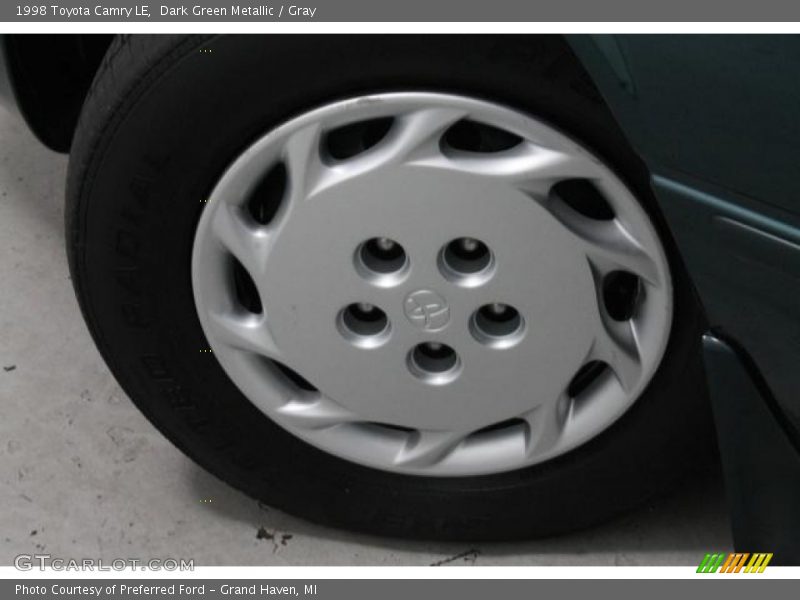 Dark Green Metallic / Gray 1998 Toyota Camry LE