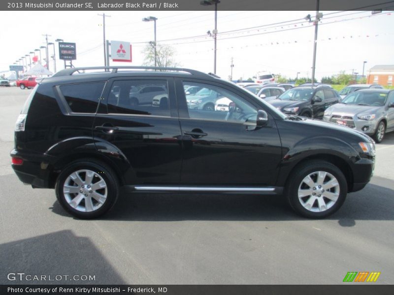 Labrador Black Pearl / Black 2013 Mitsubishi Outlander SE