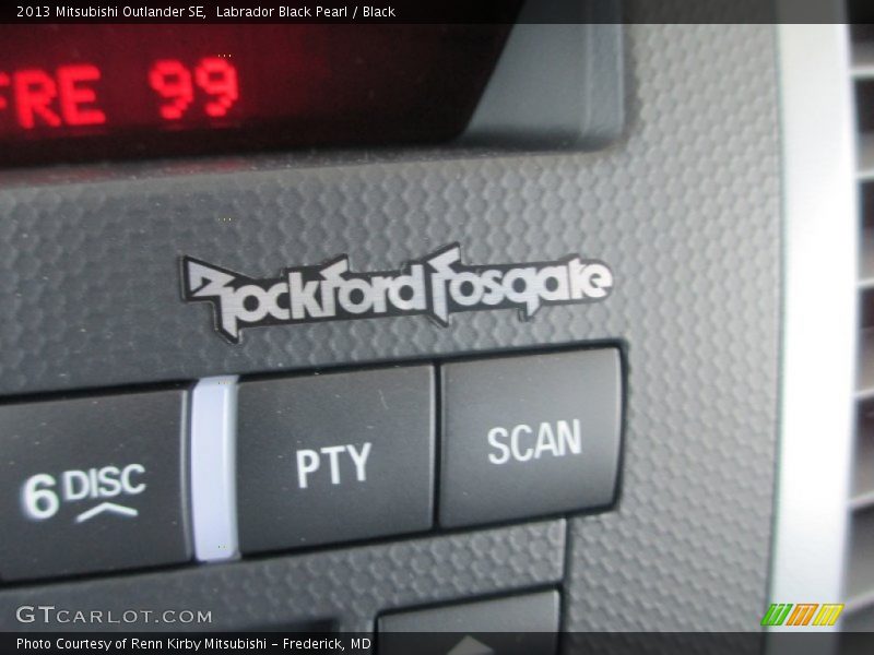 Labrador Black Pearl / Black 2013 Mitsubishi Outlander SE