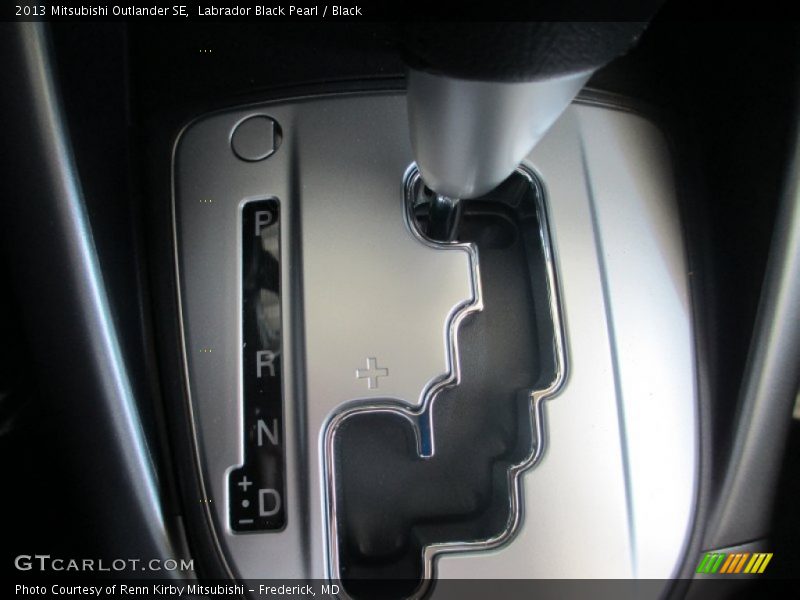 Labrador Black Pearl / Black 2013 Mitsubishi Outlander SE