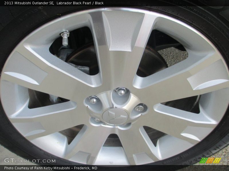 Labrador Black Pearl / Black 2013 Mitsubishi Outlander SE