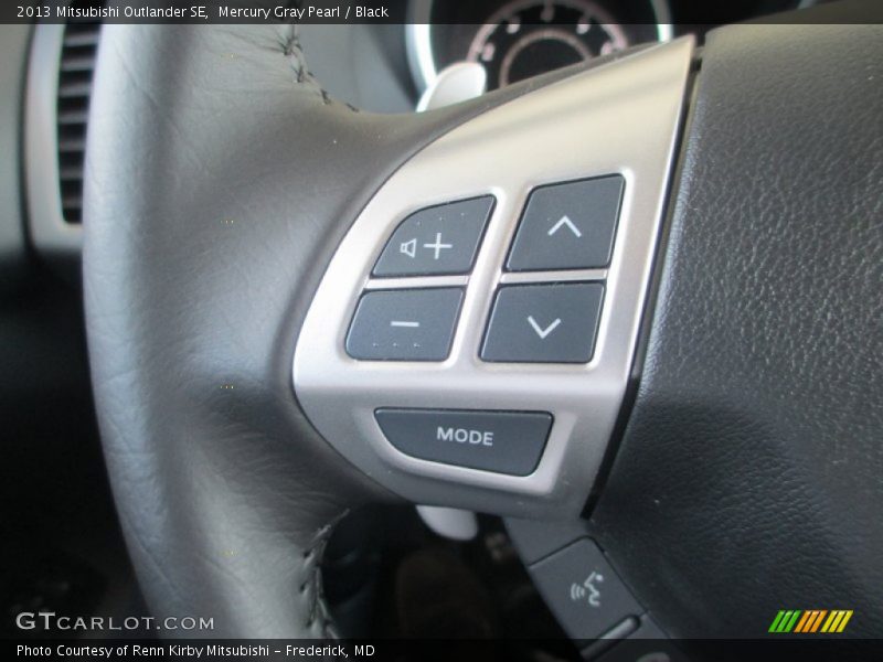 Mercury Gray Pearl / Black 2013 Mitsubishi Outlander SE