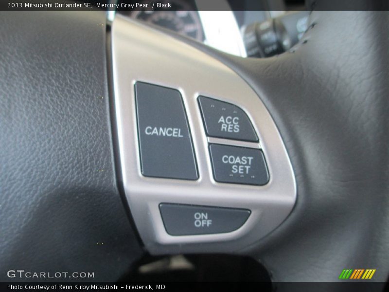 Mercury Gray Pearl / Black 2013 Mitsubishi Outlander SE