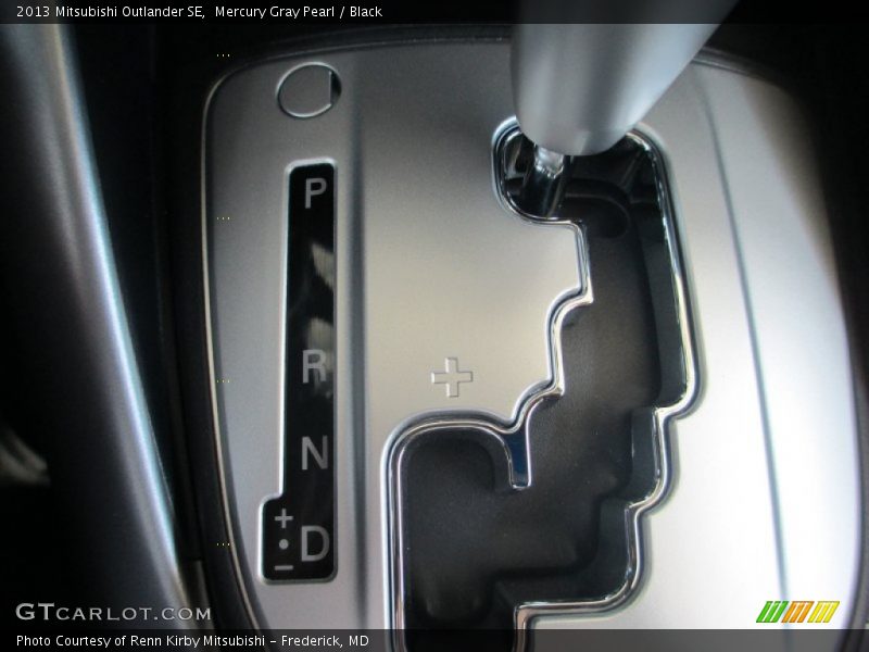Mercury Gray Pearl / Black 2013 Mitsubishi Outlander SE