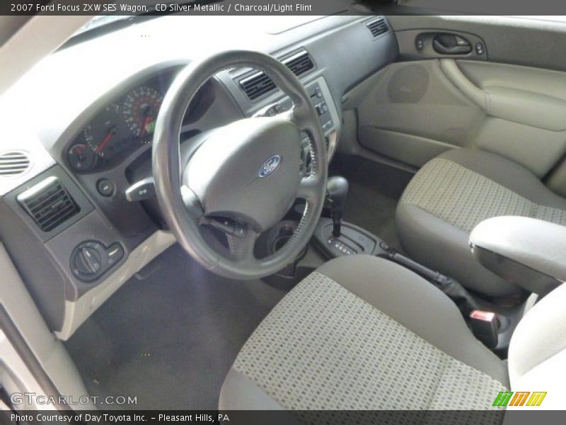 CD Silver Metallic / Charcoal/Light Flint 2007 Ford Focus ZXW SES Wagon