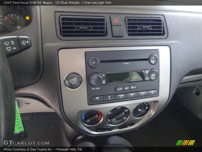 CD Silver Metallic / Charcoal/Light Flint 2007 Ford Focus ZXW SES Wagon