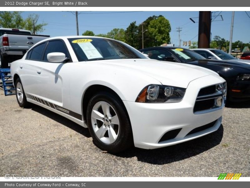 Bright White / Black 2012 Dodge Charger SE