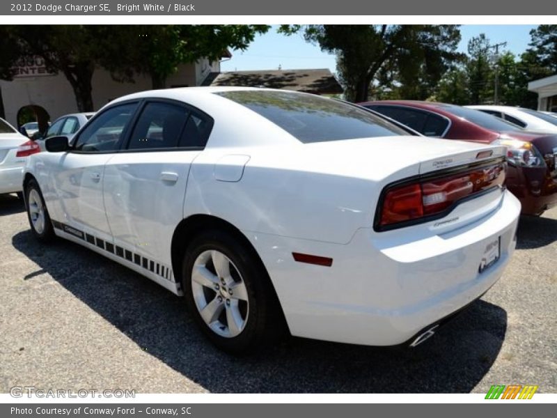 Bright White / Black 2012 Dodge Charger SE
