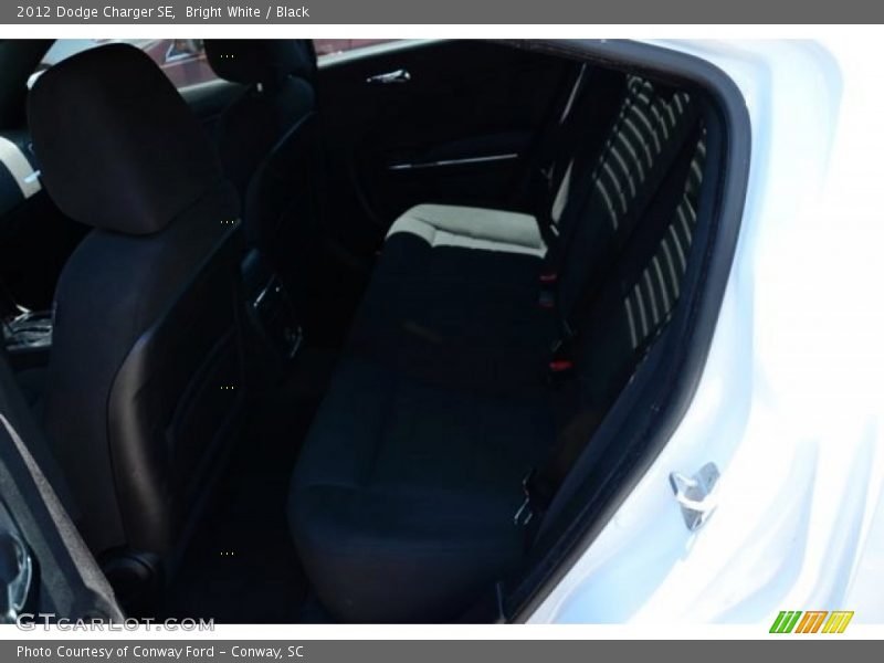 Bright White / Black 2012 Dodge Charger SE