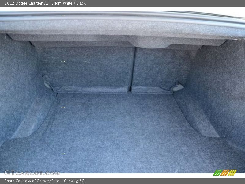 Bright White / Black 2012 Dodge Charger SE