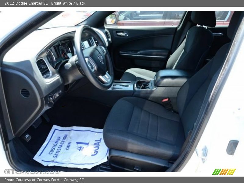 Bright White / Black 2012 Dodge Charger SE