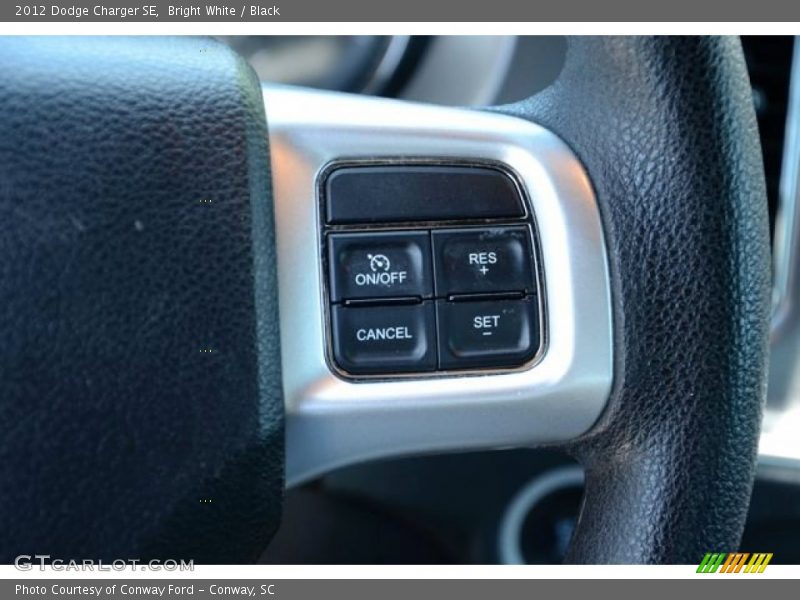 Bright White / Black 2012 Dodge Charger SE