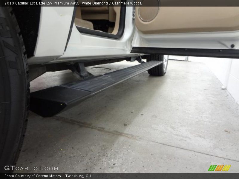 White Diamond / Cashmere/Cocoa 2010 Cadillac Escalade ESV Premium AWD