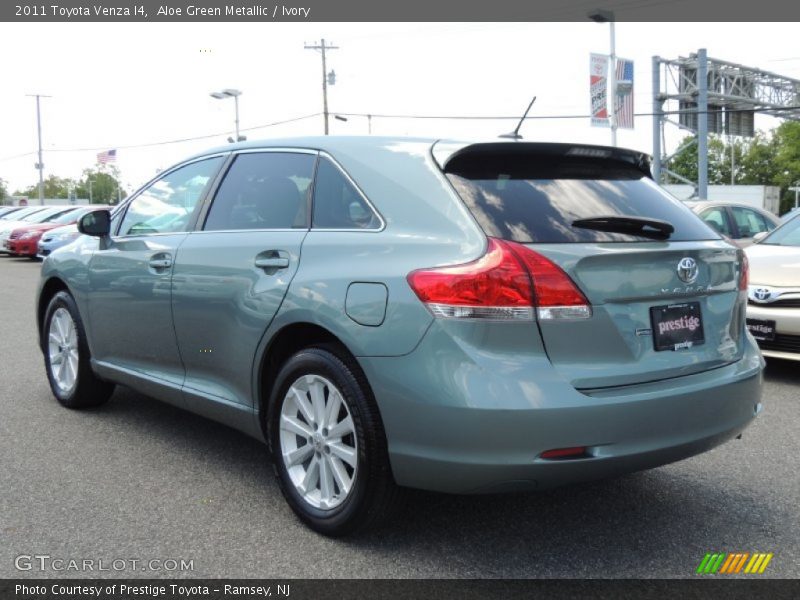 Aloe Green Metallic / Ivory 2011 Toyota Venza I4