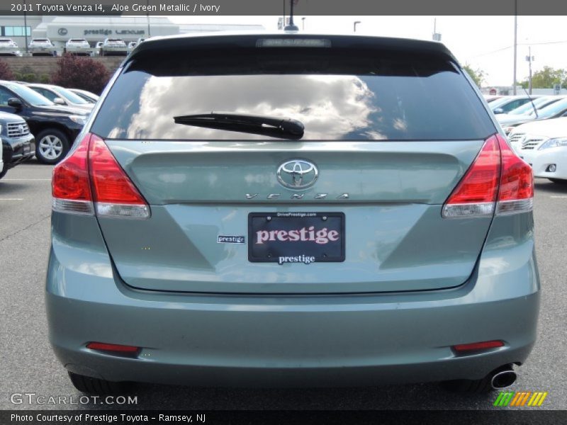 Aloe Green Metallic / Ivory 2011 Toyota Venza I4