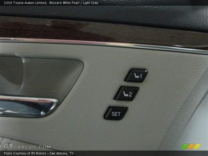 Blizzard White Pearl / Light Gray 2009 Toyota Avalon Limited