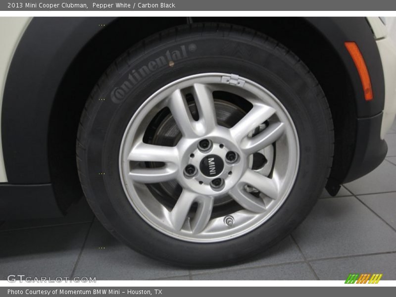 Pepper White / Carbon Black 2013 Mini Cooper Clubman