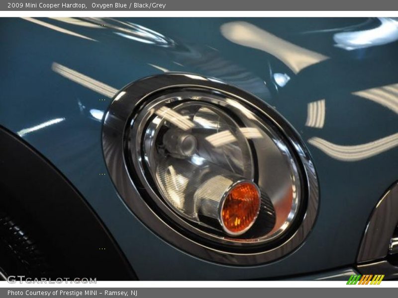 Oxygen Blue / Black/Grey 2009 Mini Cooper Hardtop